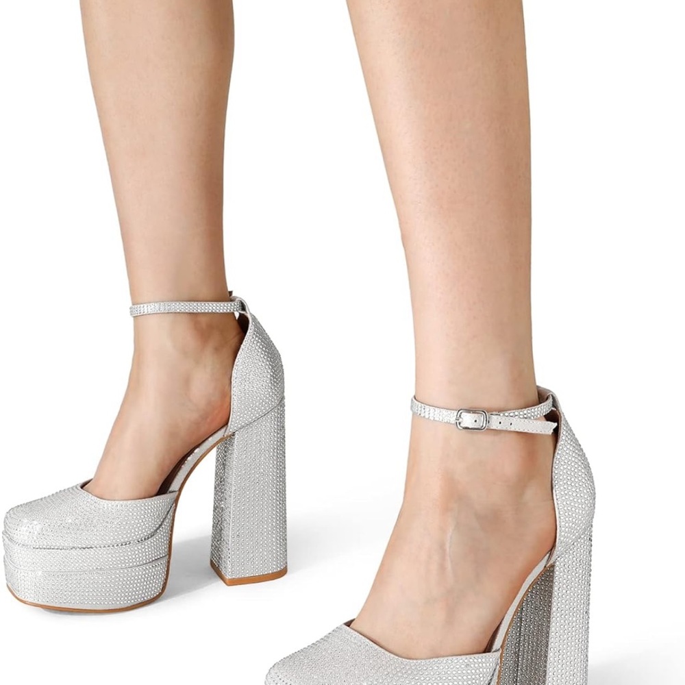 Holiday Party Perfect New In Box Silver- Rhinestone Heels 10